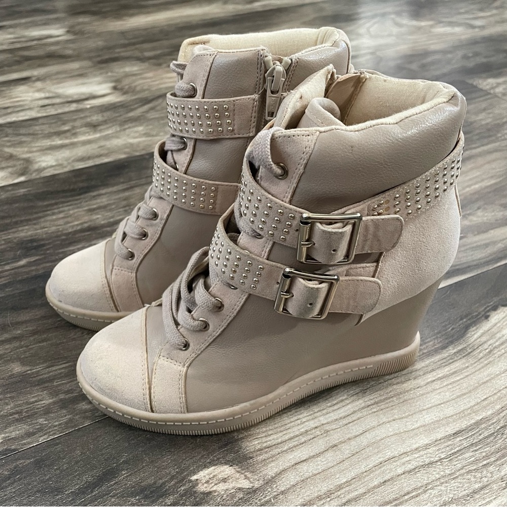 ALDO VERRATTI BUCKLE WEDGE BOOTS SIZE 6 TAN
